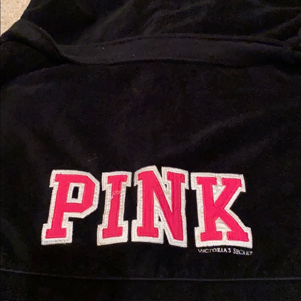 Robe - Picture 2 of 2
